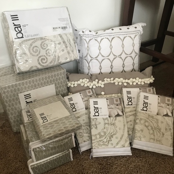 Bar III Token Queen/Full bed set - Picture 2 of 8